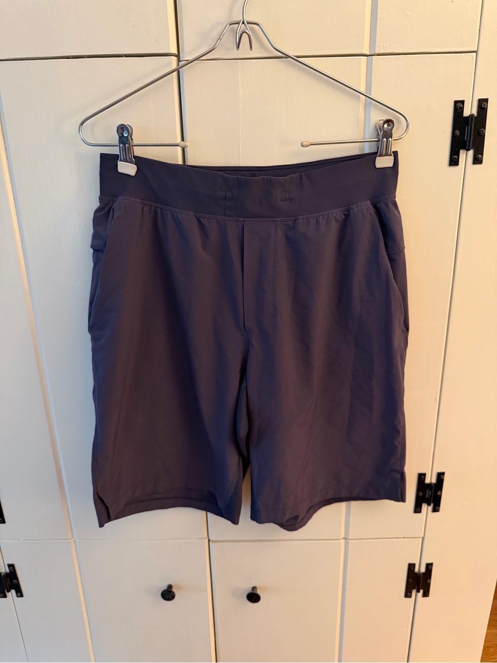 Lulu lemon Pace Breaker 7” Shorts in dark blue.